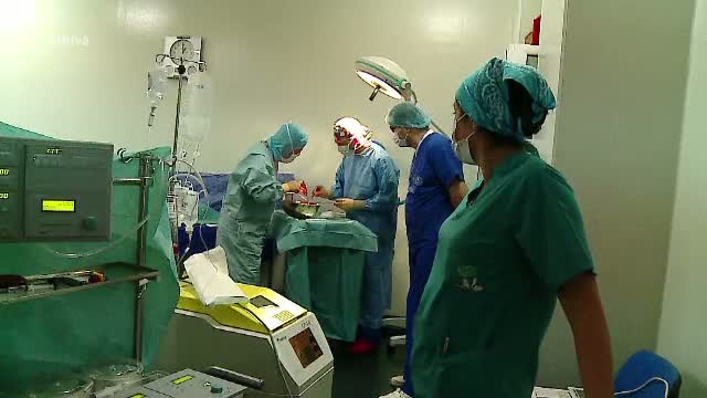 Doi tineri diagnosticati cu leucemie acuta, supusi unui transplant de celule stem la Targu Mures. Cum au decurs operatiile