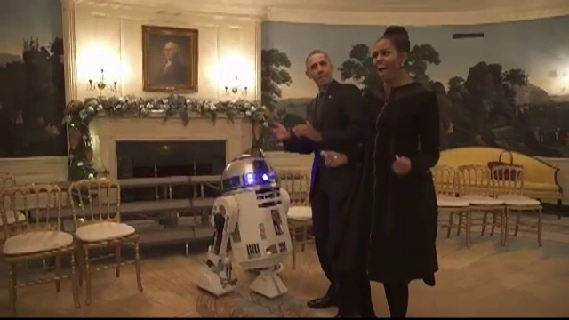 Michelle si Barack Obama au sarbatorit prin dans ziua Star Wars. Ce invitat surpriza li s-a alaturat in biroul oval