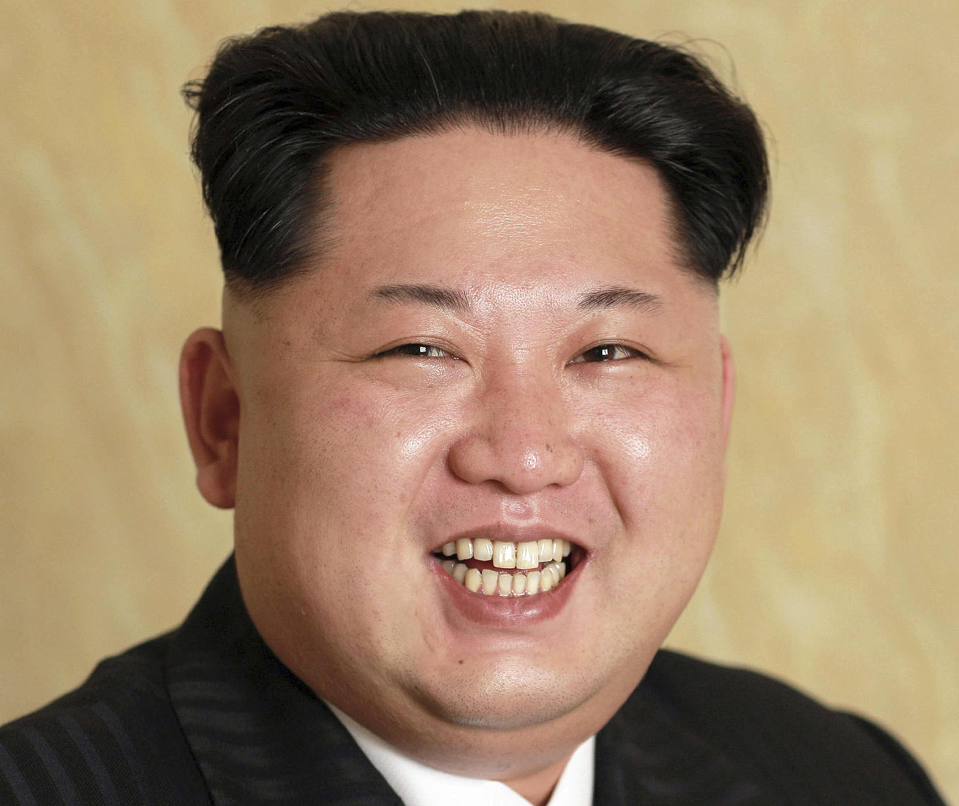 Kim Jong Un devine conducatorul absolut al Coreii de Nord, la fel ca bunicul sau Kim Ir-Sen
