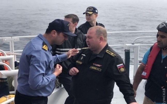 Ofiterii de pe nava spion rusa care s-a ciocnit cu o ambarcatiune cu oi din Romania erau beti. Accidentul, anchetat de FSB