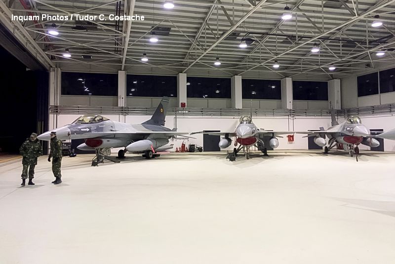 Pilotii romani de F-16 se vor antrena pe un simulator. Sistemul include misiuni si formatii de lupta tactica