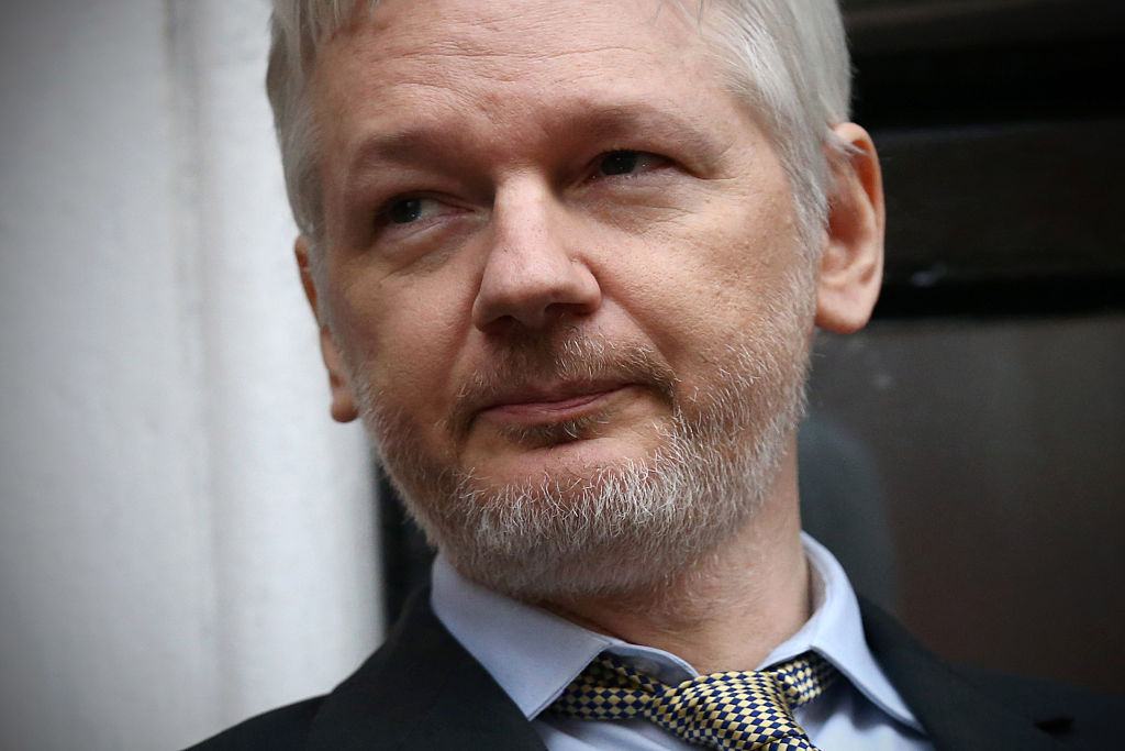 Julian Assange: O firmă plătită de Trump a cerut ajutorul WikiLeaks înainte de alegeri