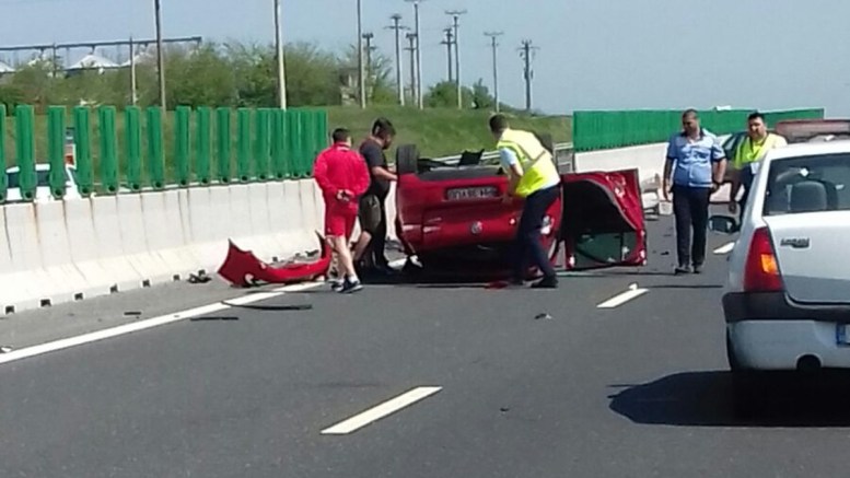 Accident grav pe Autostrada Soarelui. Femeie rănită, dusă cu elicopterul la spital