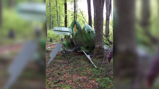 Caz misterios într-o pădure din Maramureş. Un cioban a găsit un elicopter rusesc prăbuşit