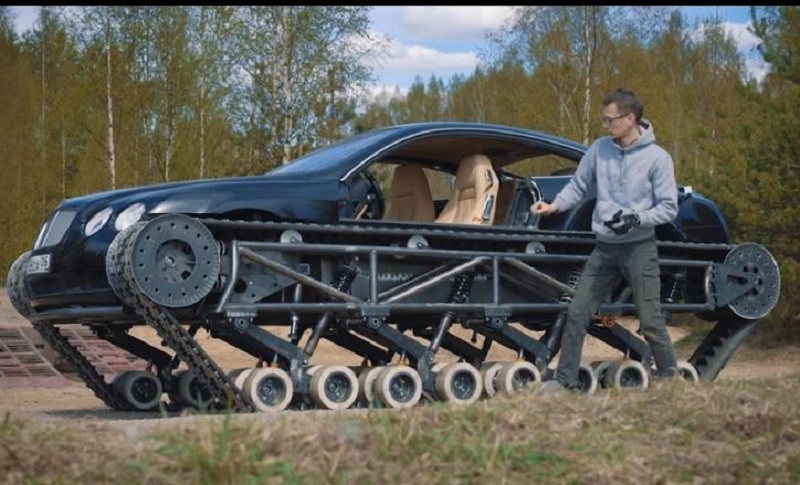 Rușii au transformat un Bentley într-un tanc. VIDEO viral - Imaginea 2