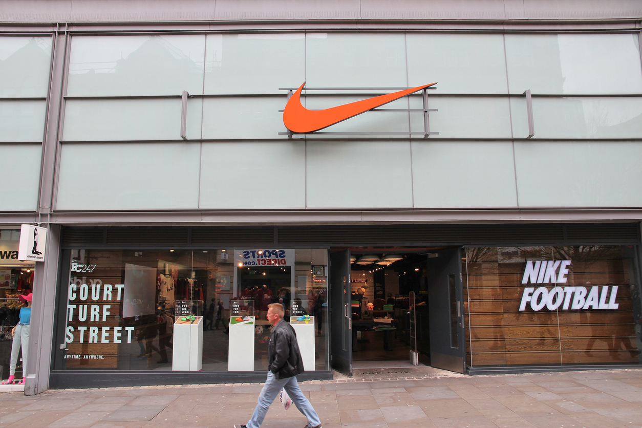 Gafă de proporții la Nike: de ce a fost retras de la vânzare cel mai nou model de pantof sport