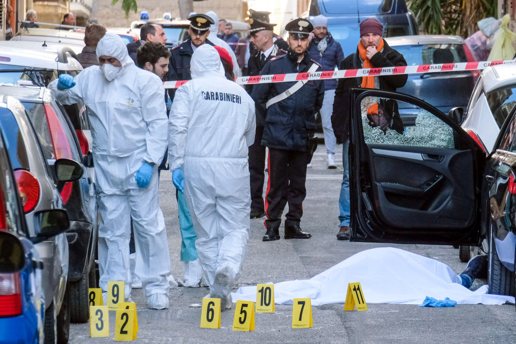 Arestări în rândul mafiei italiene, care profită de criza pandemiei. Ce avertisment transmite Interpol