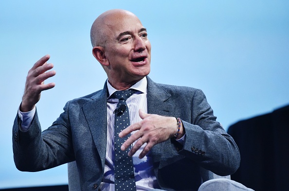 Jeff Bezos va merge în spaţiu în luna iulie