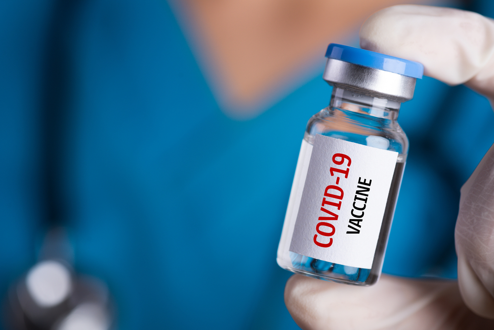 Un vaccin anti-coronavirus, disponibil abia în 2022. 