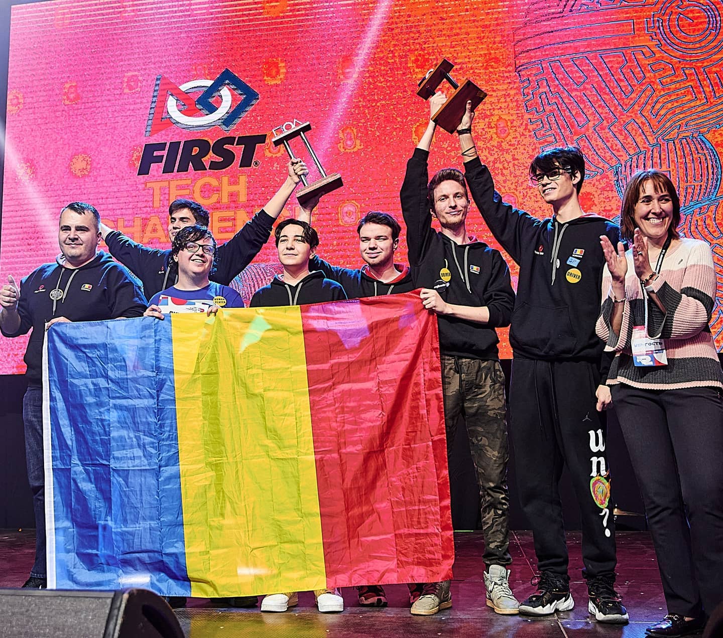 iLikeIT. România a luat din nou medalia de aur la robotică. Rusia a încercat să bage ”bețe în roate”