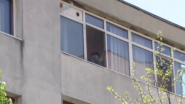 Gest eroic al unui adolescent din Iași. A intrat într-un apartament plin de fum pentru a salva o bătrână