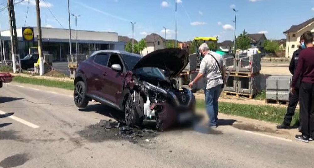 Un șofer beat a provocat un accident de circulație soldat cu trei mașini avariate și doi răniți