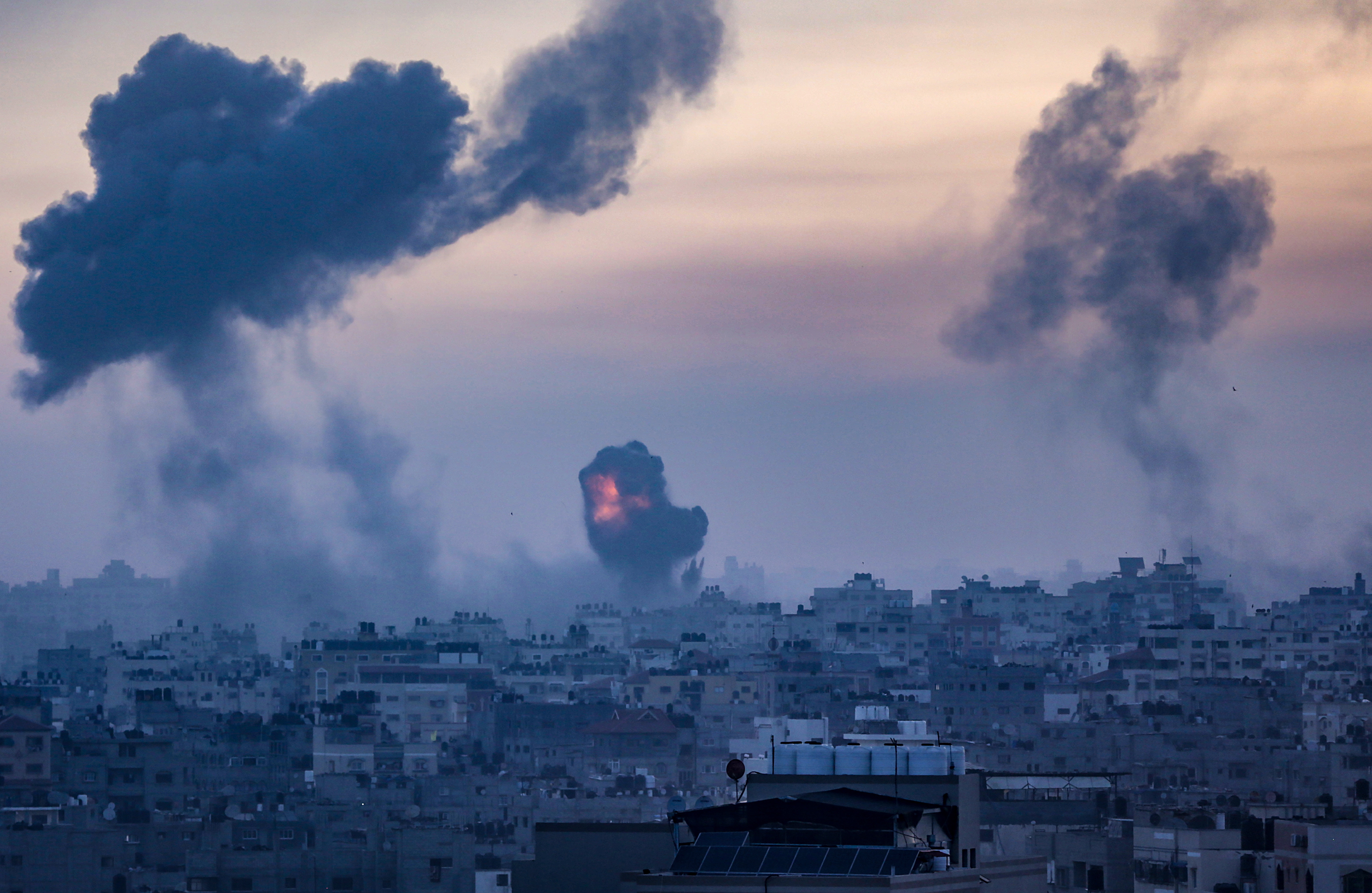 ”Este război”. De două zile, Israelul este supus unui baraj de rachete Hamas