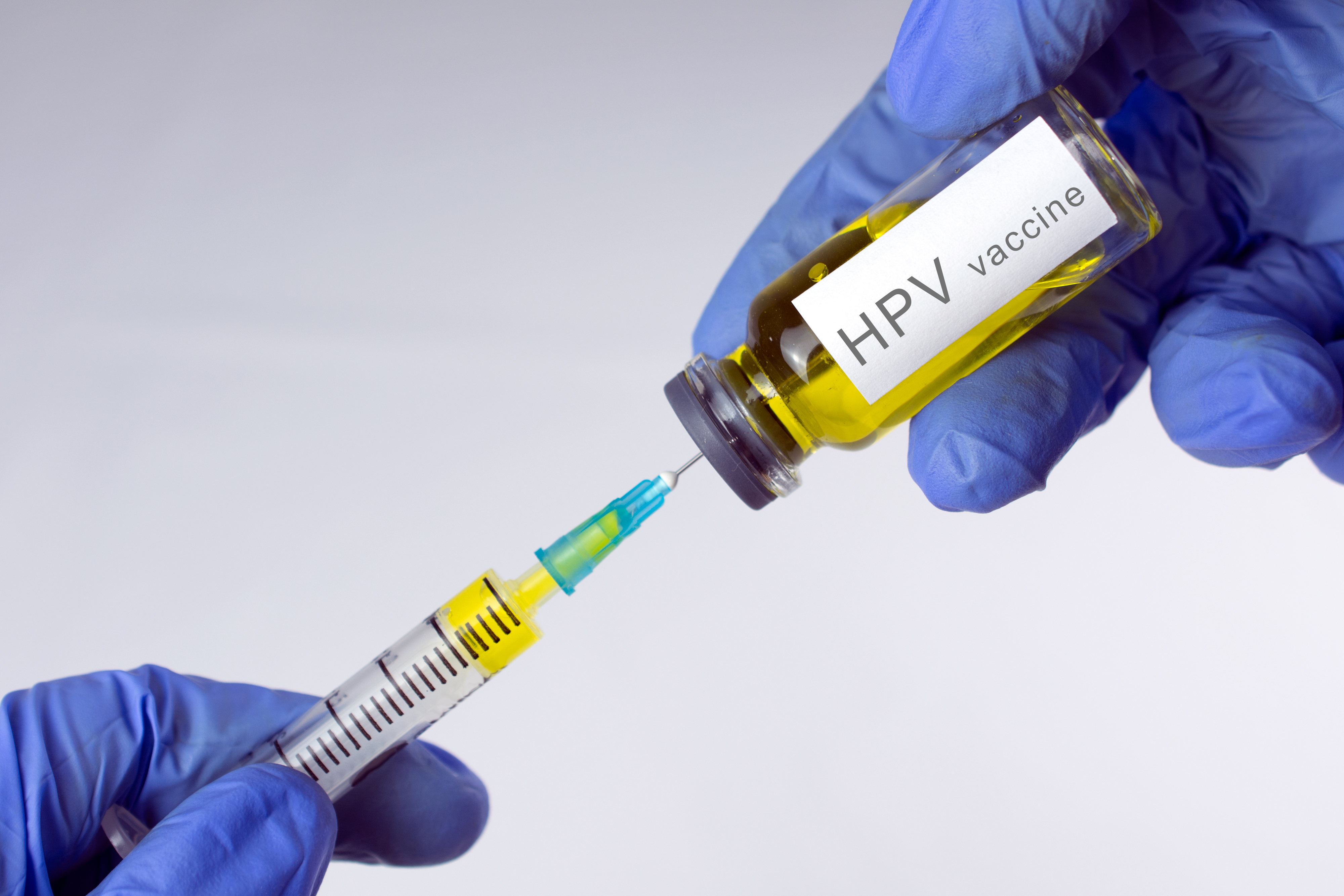 Studiu: Vaccinul anti-HPV reduce cu aproximativ 90% cazurile de cancer de col uterin