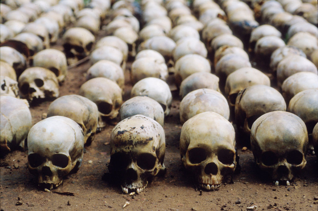 Macron a recunoscut ''responsabilitatea'' Franței în genocidul din Rwanda care a dus la moartea a 800.000 de oameni