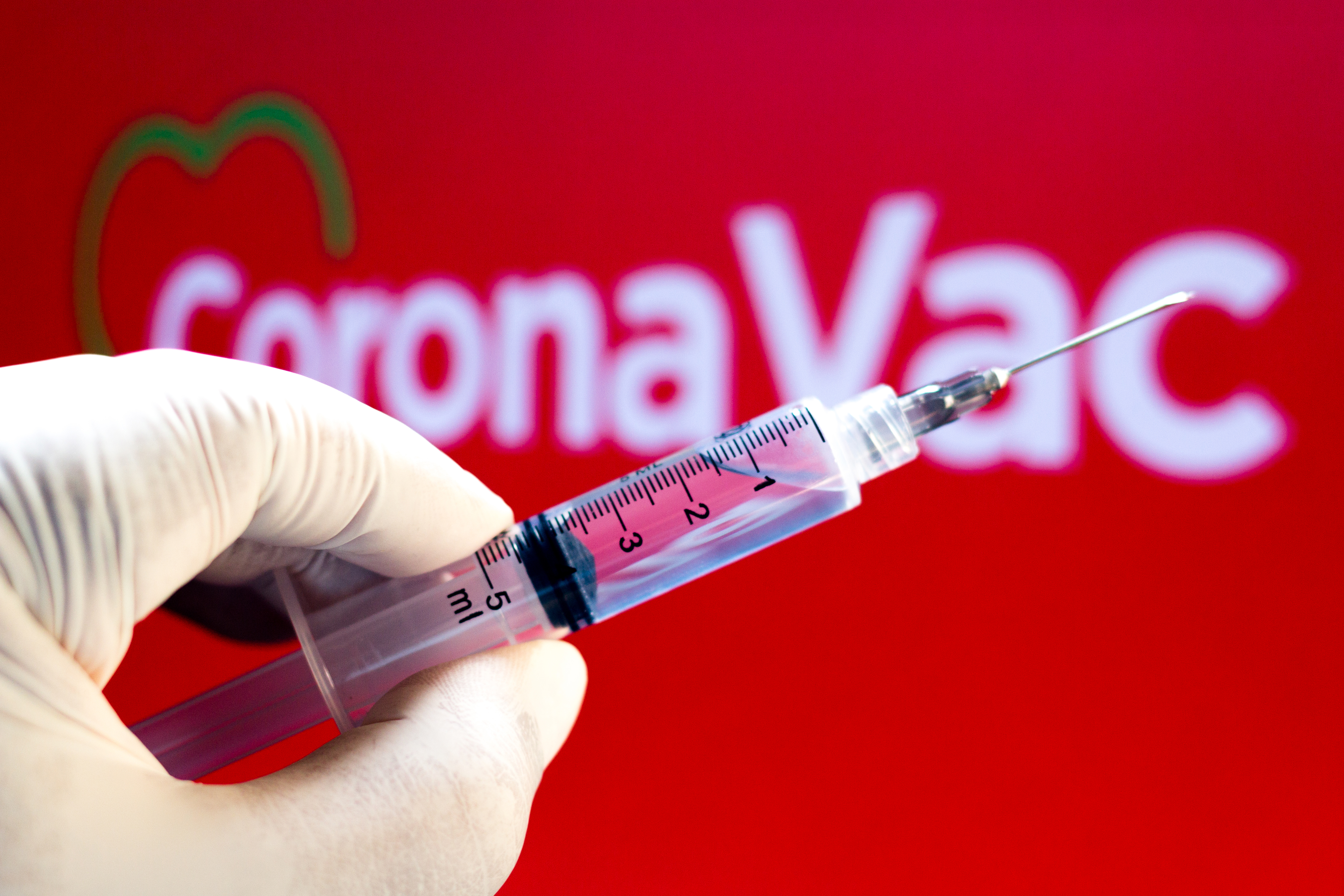 Studiu: Vaccinul chinezesc CoronaVac reduce mortalitatea cu 97% faţă de 80% în cazul vaccinului Pfizer