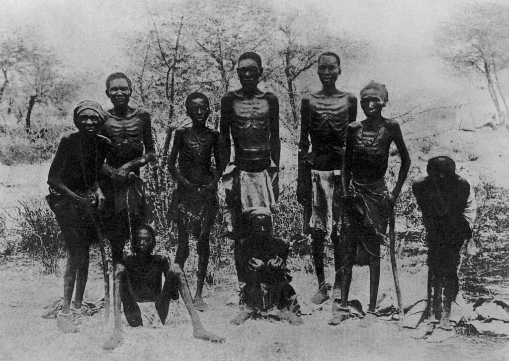 Germania recunoaște că a comis un genocid în Namibia, unde a ucis 70.000 de băștinași. Plătește 1,1 miliarde de euro în rate