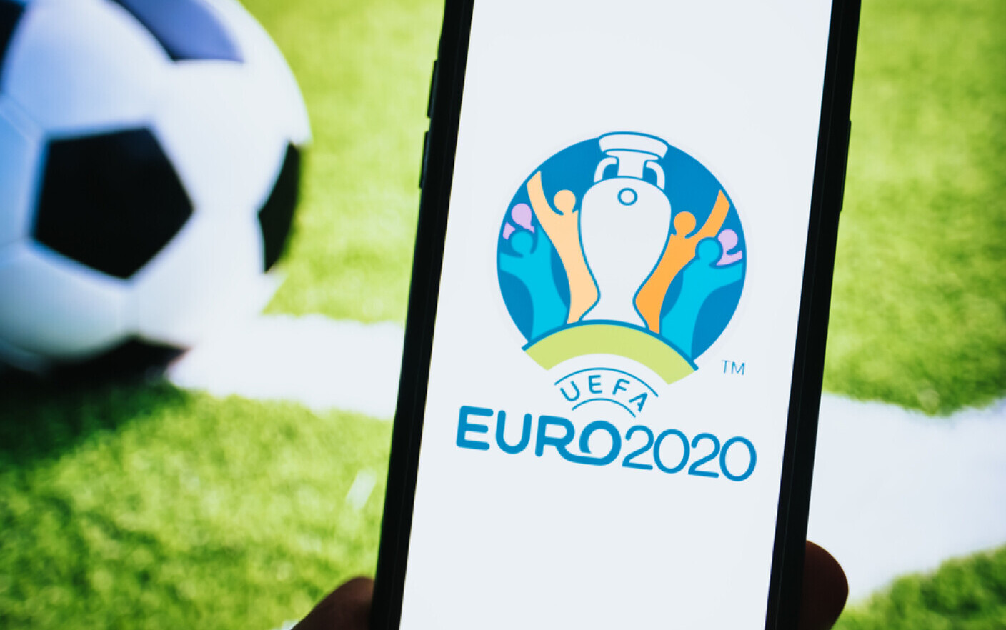Din 11 iunie, fotbalul se joacă în direct la PRO TV și pe VOYO.ro. Ce trebuie să știi despre EURO 2020