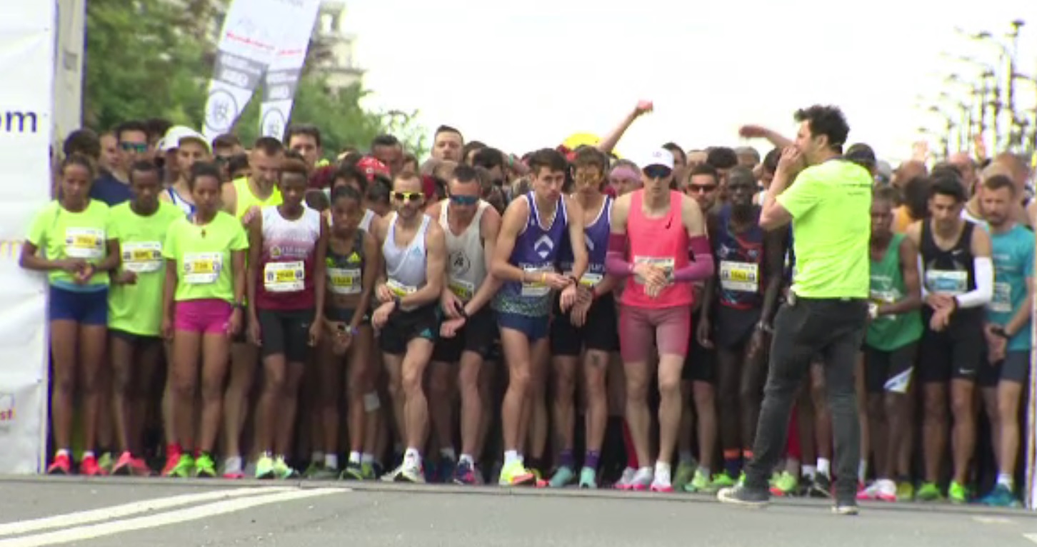 Peste zece mii de oameni au alergat la semimaratonul de 21 de kilometri din Capitală. Triumful i-a revenit unui kenyan