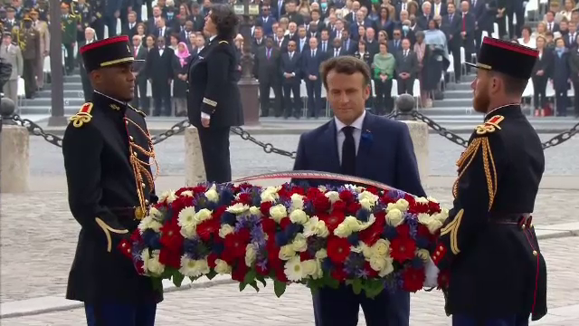 Emmanuel Macron a marcat duminică Ziua Victoriei. Președintele a depus o jerbă de flori la statuia Generalului de Gaulle