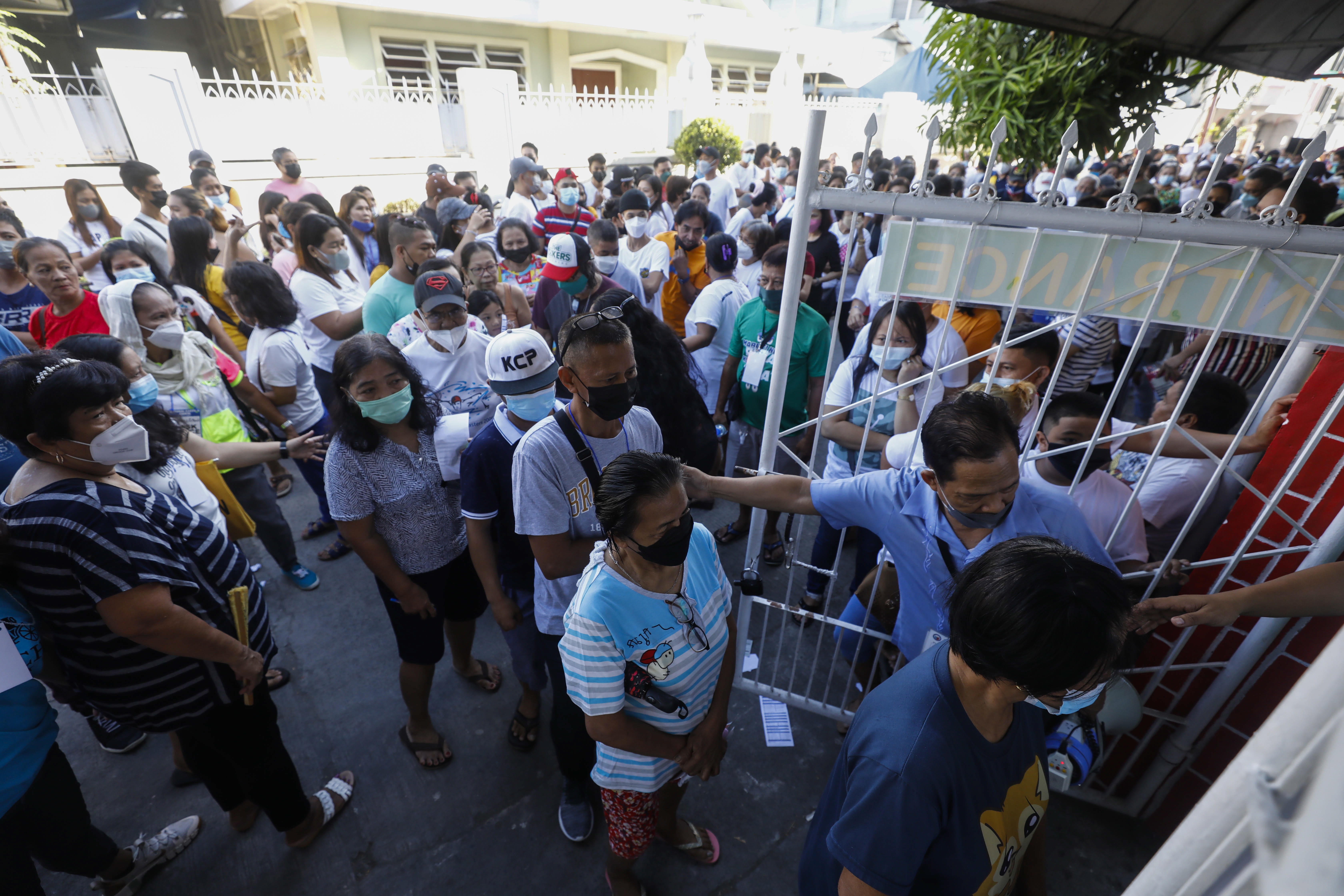 Alegeri în Filipine. Trei agenţi de securitate au murit împușcați la o secție de vot