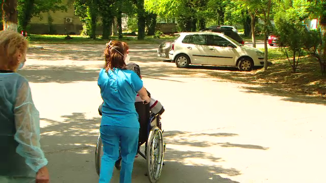 Criză de asistenți medicali în România. Numărul lor ar trebui să fie triplu pentru o îngrijire de calitate a bolnavilor