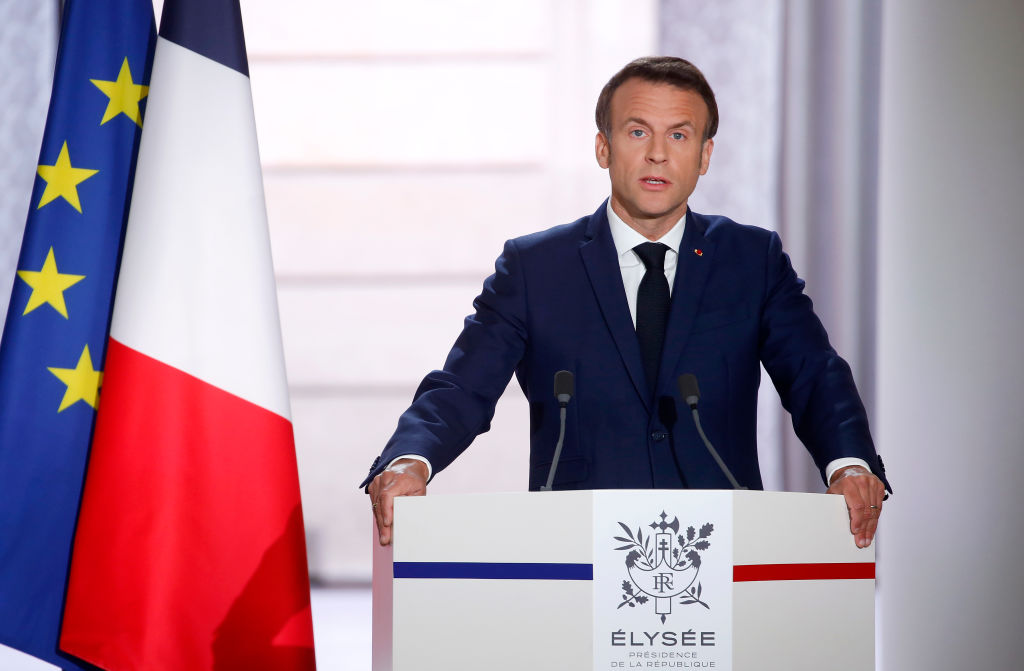 Rezultat strâns în primul tur al alegerilor legislative din Franţa. Macron îşi va păstra majoritatea în Parlament