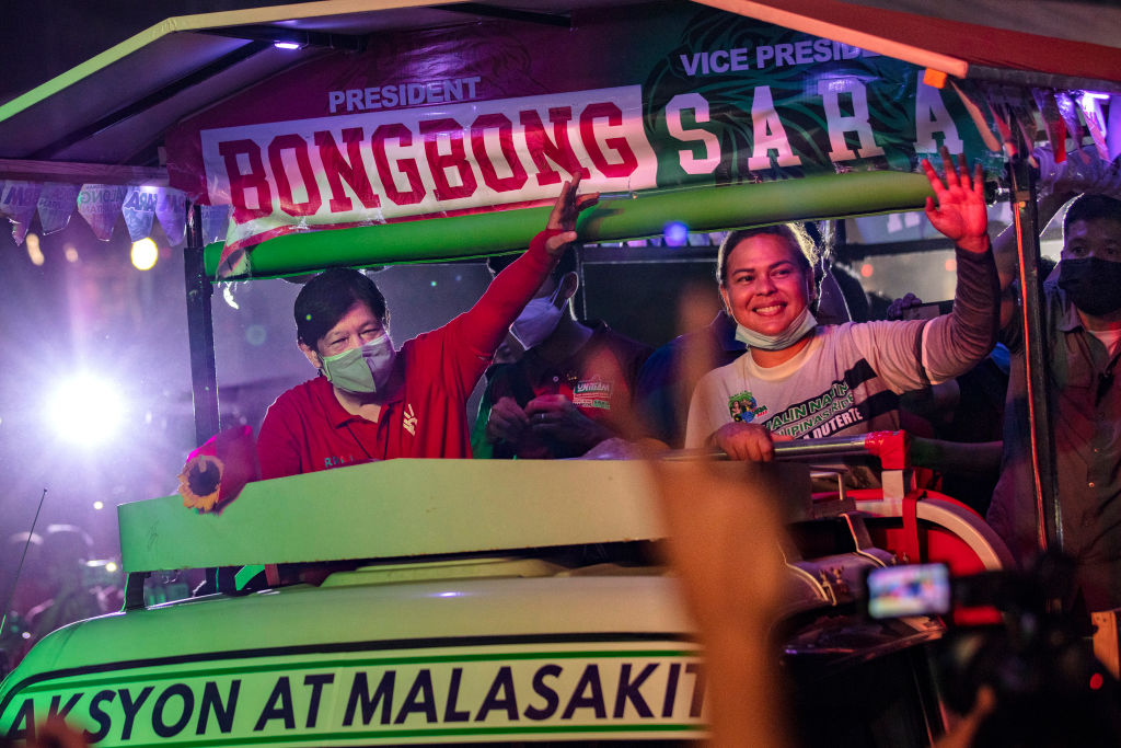 Filipine l-a ales președinte pe ”BongBong”, fiul unui fost dictator: 