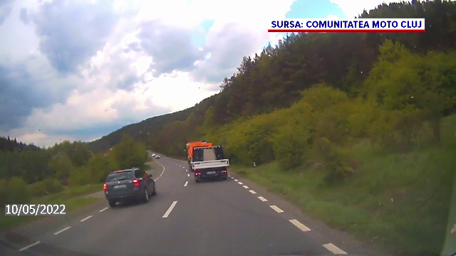 Un șofer din Cluj este căutat de poliție. A fost filmat făcând o manevră foarte periculoasă