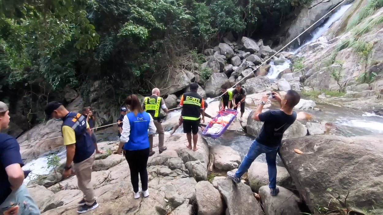 O româncă a murit în Thailanda încercând să își facă un selfie lângă o cascadă renumită, dar foarte periculoasă