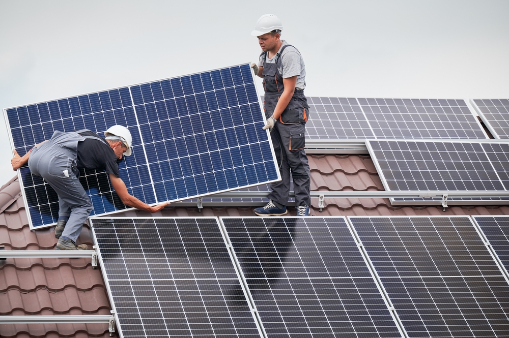 Panourile solare ar putea deveni obligatorii pentru toate clădirile noi din UE