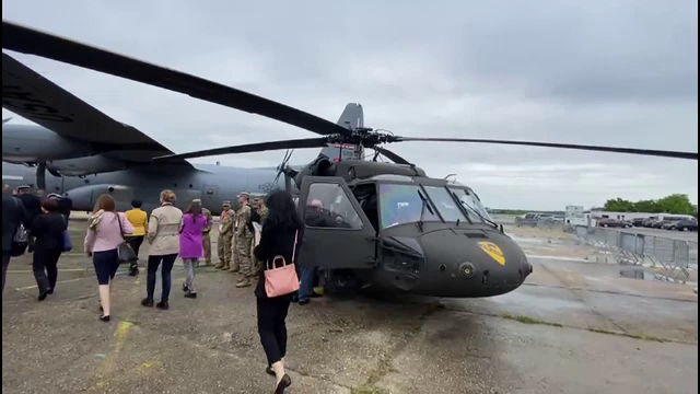 Cât costă cele 12 elicoptere Black Hawk luate de România și de ce nu putem să cumpărăm temutele avioane F35