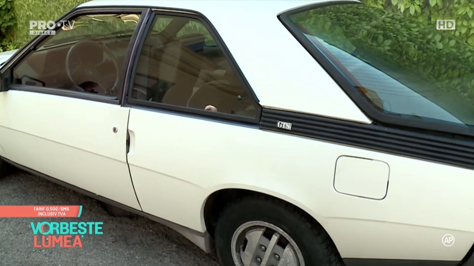 VIDEO. O mașină sport vintage, de colecție, a familiei Ceaușescu, scoasă la licitație cu 500 de euro