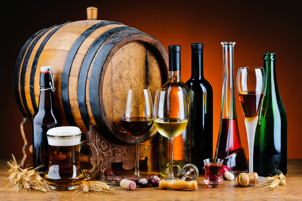 Vinul și berea vor rămâne în cantități mari în butoaie anul acesta. Criza sticlei în Europa, cauzată de războiul din Ucraina