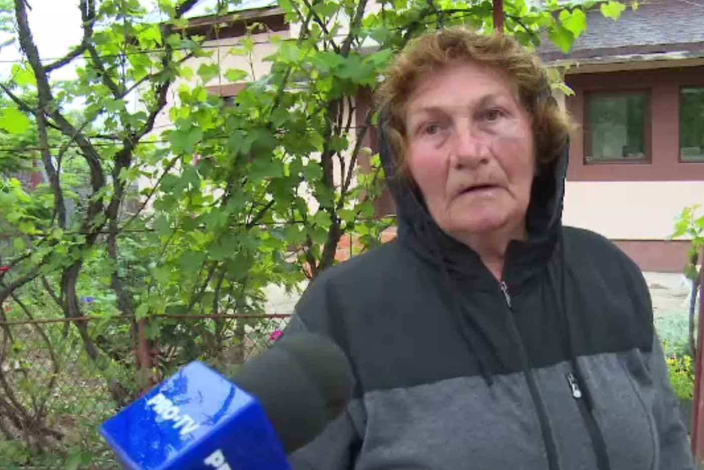 Bătrână atacată de hoți în casă, într-o localitate din Dâmbovița. „În trei zile te îngropăm”