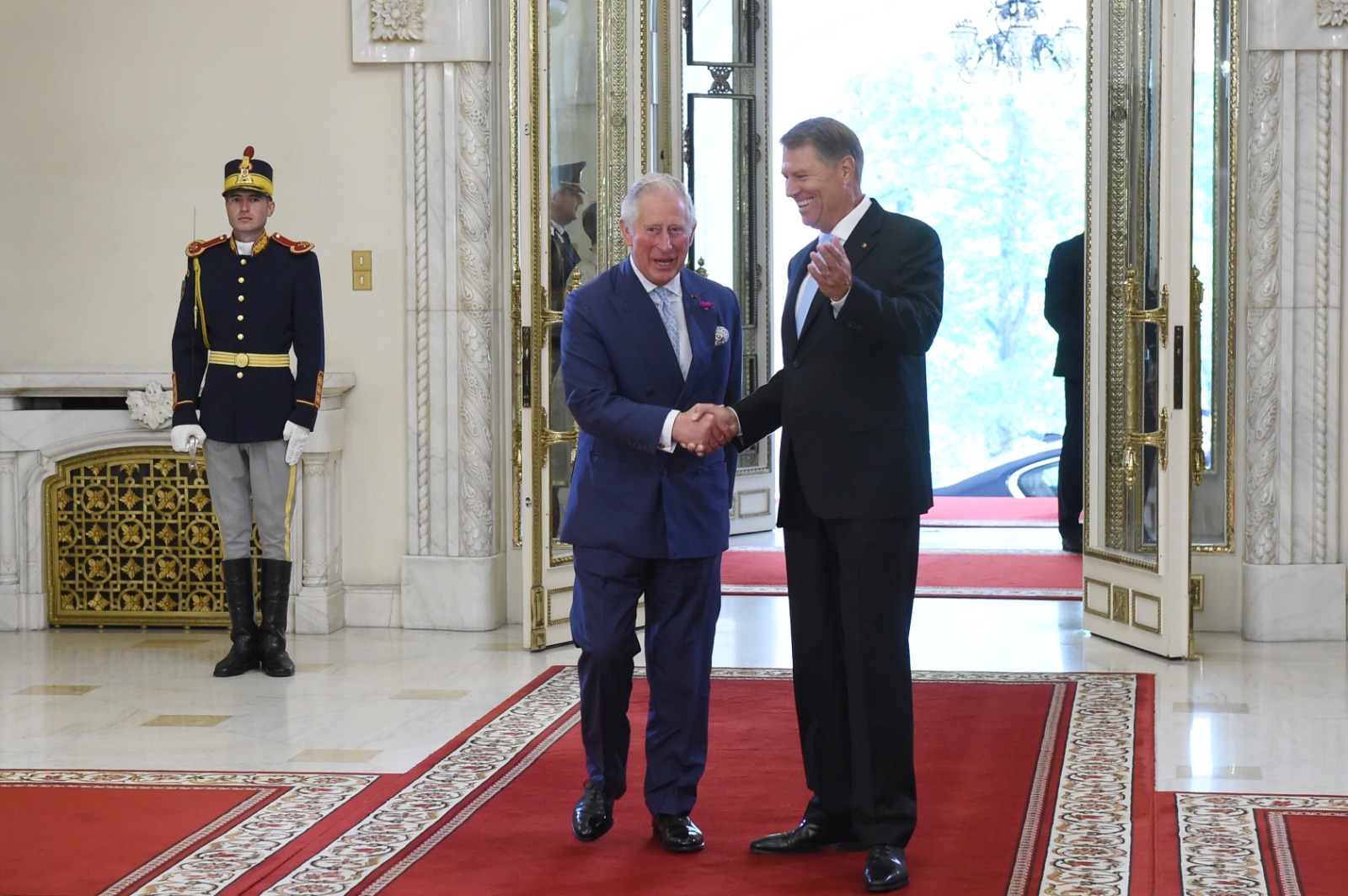 VIDEO | Prințul Charles, primit la Palatul Cotroceni de președintele Klaus Iohannis