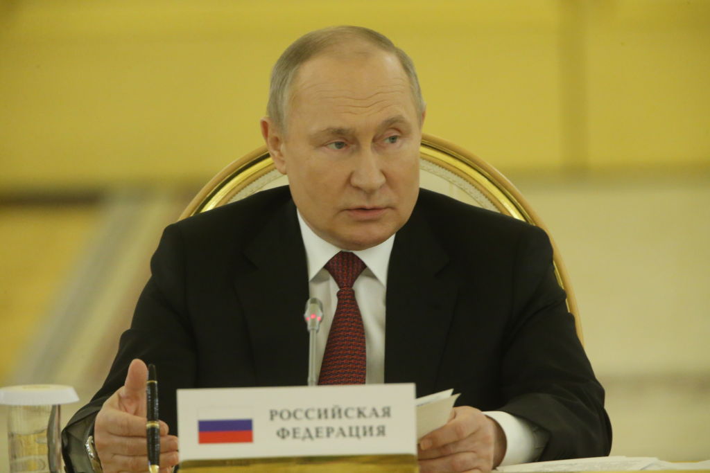 Putin, gata să ajute la „depăşirea crizei alimentare” dacă vor fi ridicate sancţiunile. Ce a discutat cu premierul italian