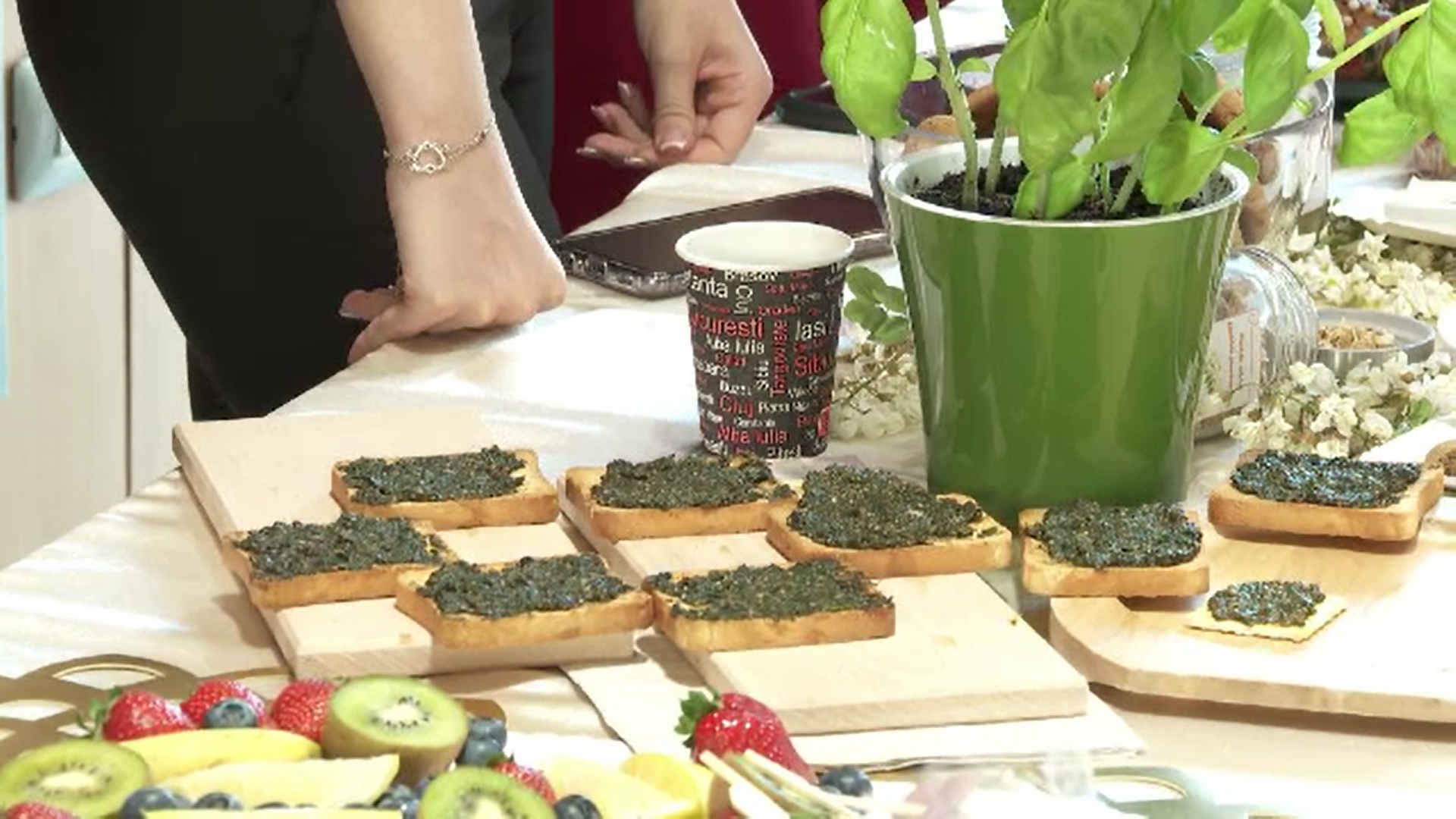 Inovații la un concurs culinar din Cluj. De la brânza cu cafea verde până la salam de mangaliță