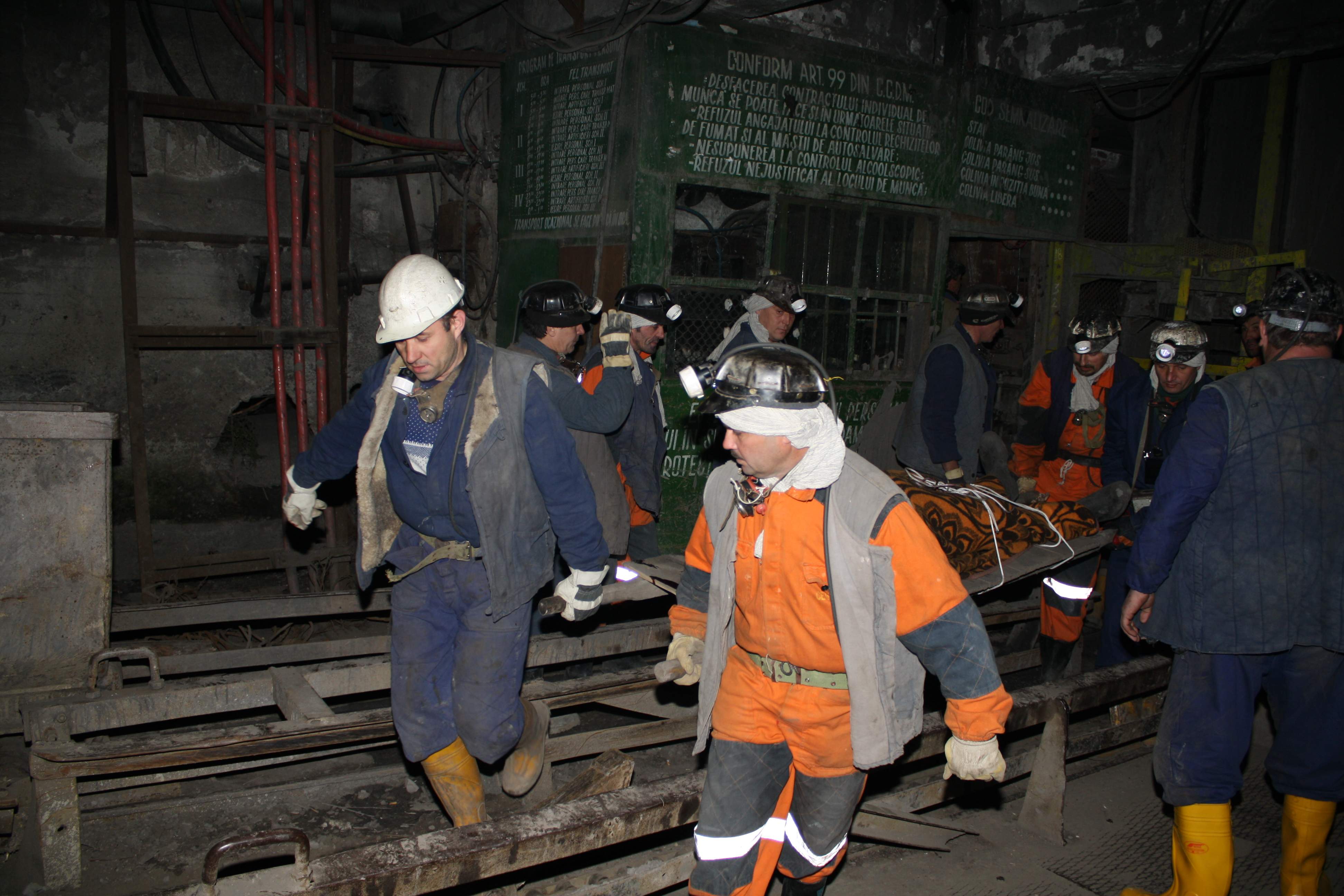 Cei 5 mineri morti in explozia de la Uricani vor fi inmormantati marti