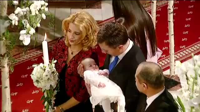 Nepoata presedintelui Basescu, Sofia Anais, a fost botezata la Biserica Sfantul Spiridon Nou