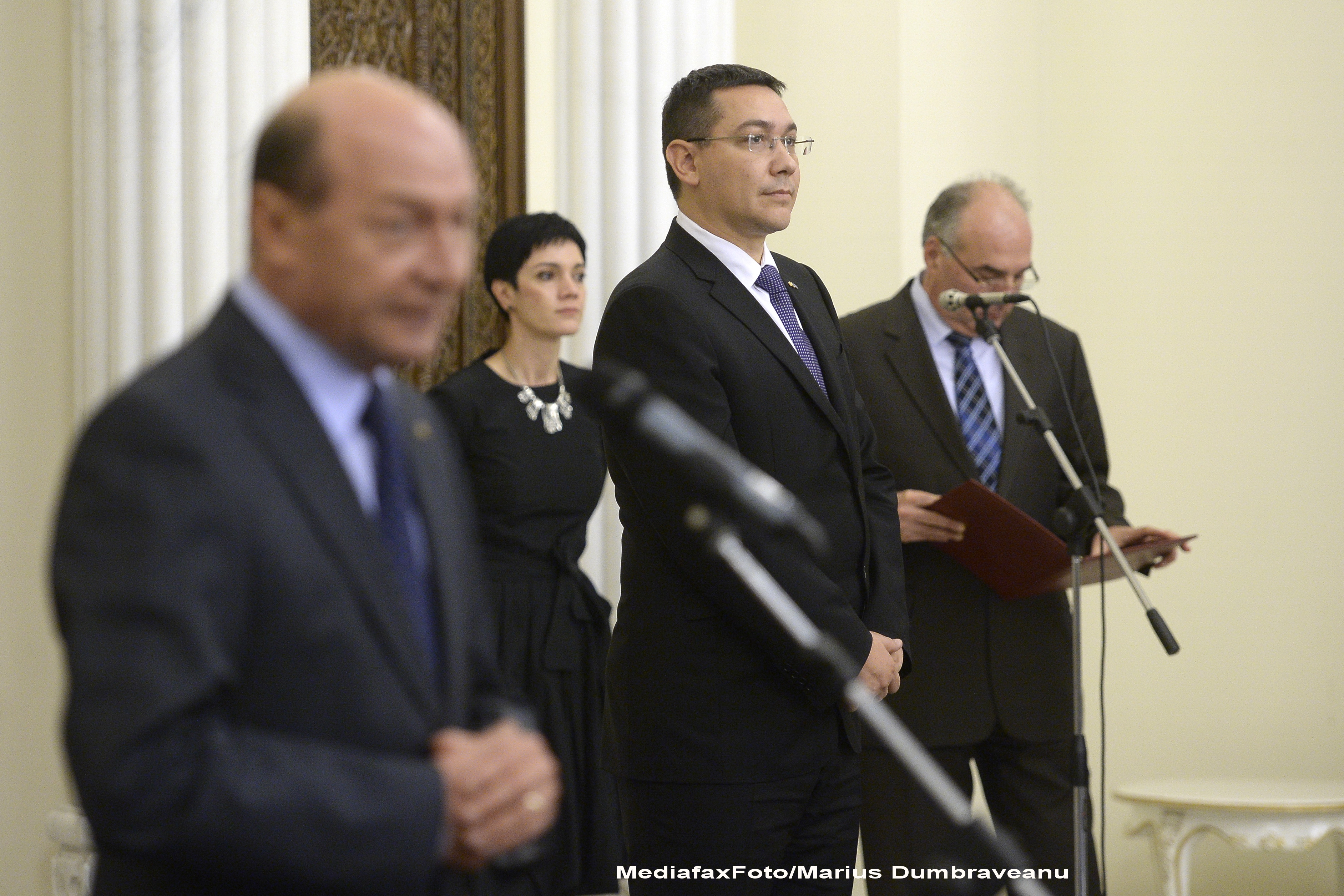 Noul ministru de Externe si cel al Culturii vor depune juramintele la Cotroceni abia dupa ce se intoarce Ponta din concediu