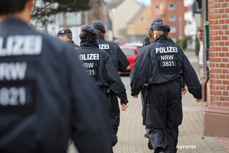 Politia germana a arestat intr-o tabara de refugiati doi algerieni suspectati de legaturi cu Statul Islamic. Ce planuri aveau