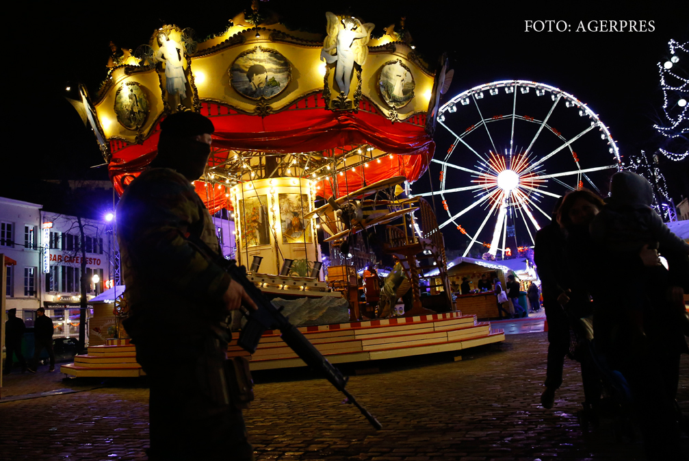 Targuri de Craciun patrulate de soldati inarmati pana in dinti. Dupa atentatele de la Paris, multi turisti evita Europa