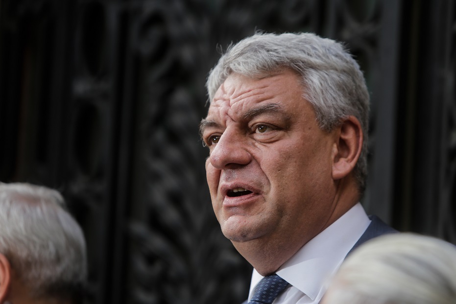 Fostul premier Tudose, sancţionat de CNCD pentru declaraţiile despre steagul secuiesc