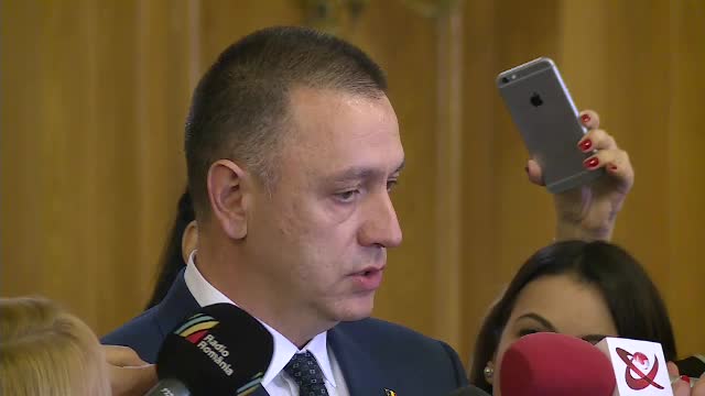 Mihai Fifor a anunțat că şi-a depus demisia din funcţia de ministru al Apărării