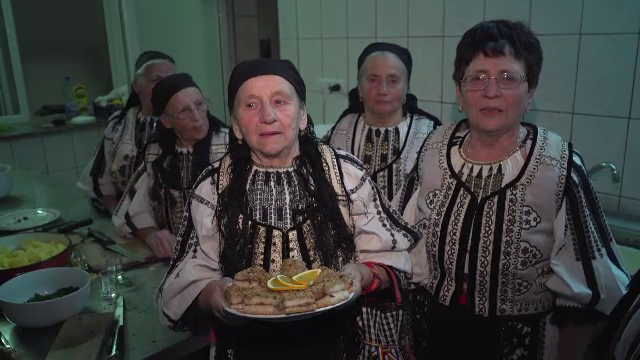 Chefi-bucătari veniți din toată lumea, impresionați de bucatele tradiționale de la Sibiu - Imaginea 3