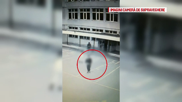 Noi imagini cu elevul din Constanța care și-a înjunghiat colegul din cauza unui joc video