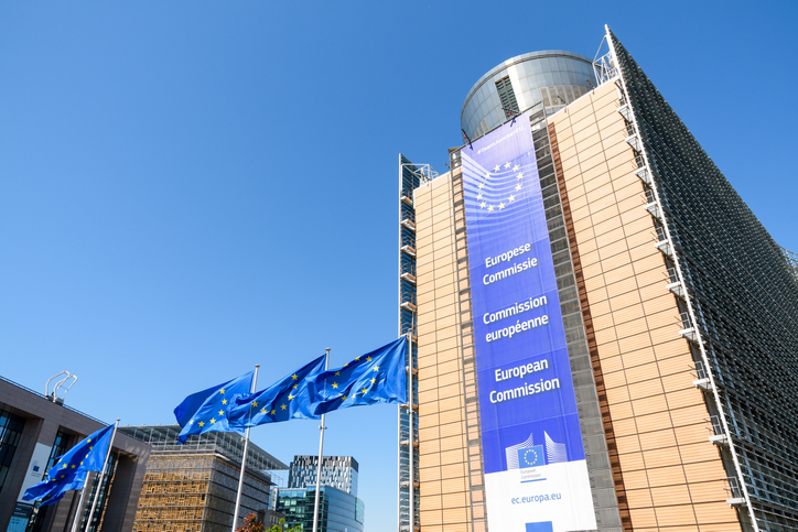 Comisia Europeană a recomandat acordarea statutului de candidat la UE pentru Ucraina și Republica Moldova