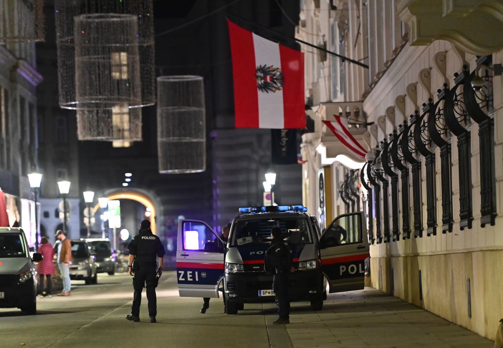 Poliţia austriacă a arestat încă doi suspecţi în ancheta privind atacurile comise la Viena în noiembrie