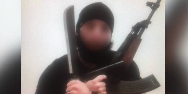 Prima fotografie cu teroristul din Viena. A postat imagini când jura credință ISIS